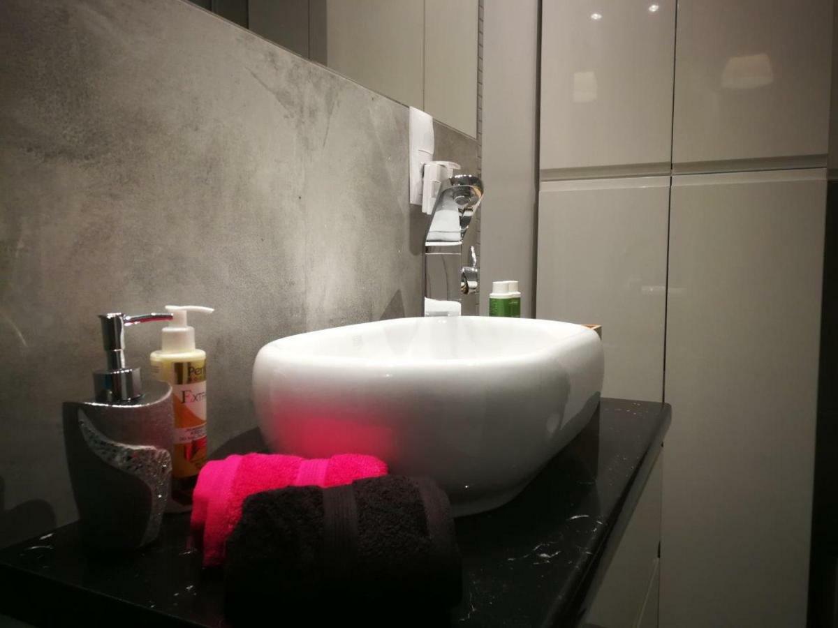 Apartament Nad Odra Z Tarasem Breslavia Esterno foto